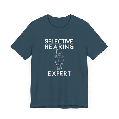Funny cat t-shirt with “Selective Hearing Expert” text – Unisex tee for cat lovers and pet owners