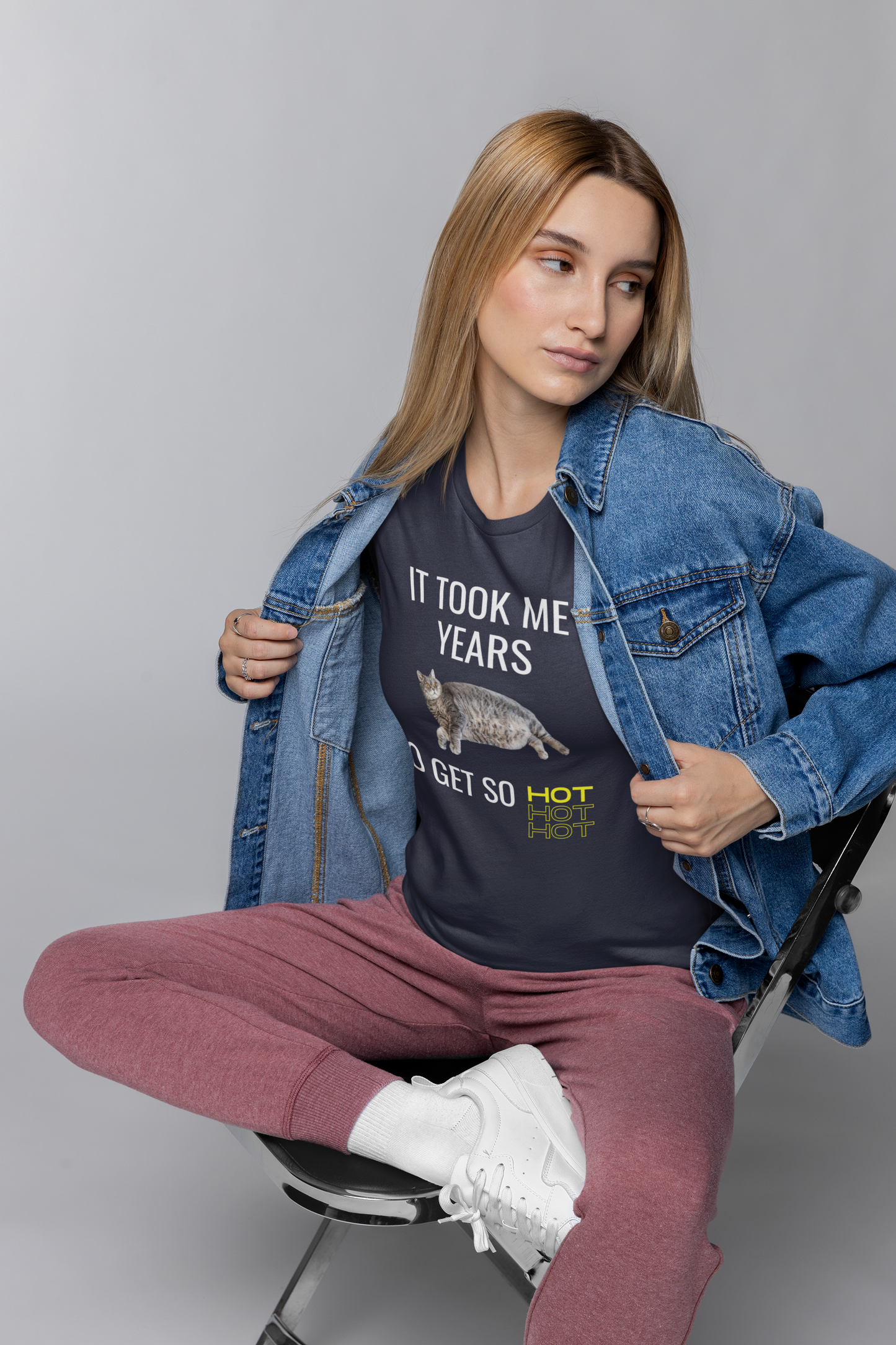 It Took Me Years to Get This Hot – Funny Chubby Cat T-Shirt (Unisex)