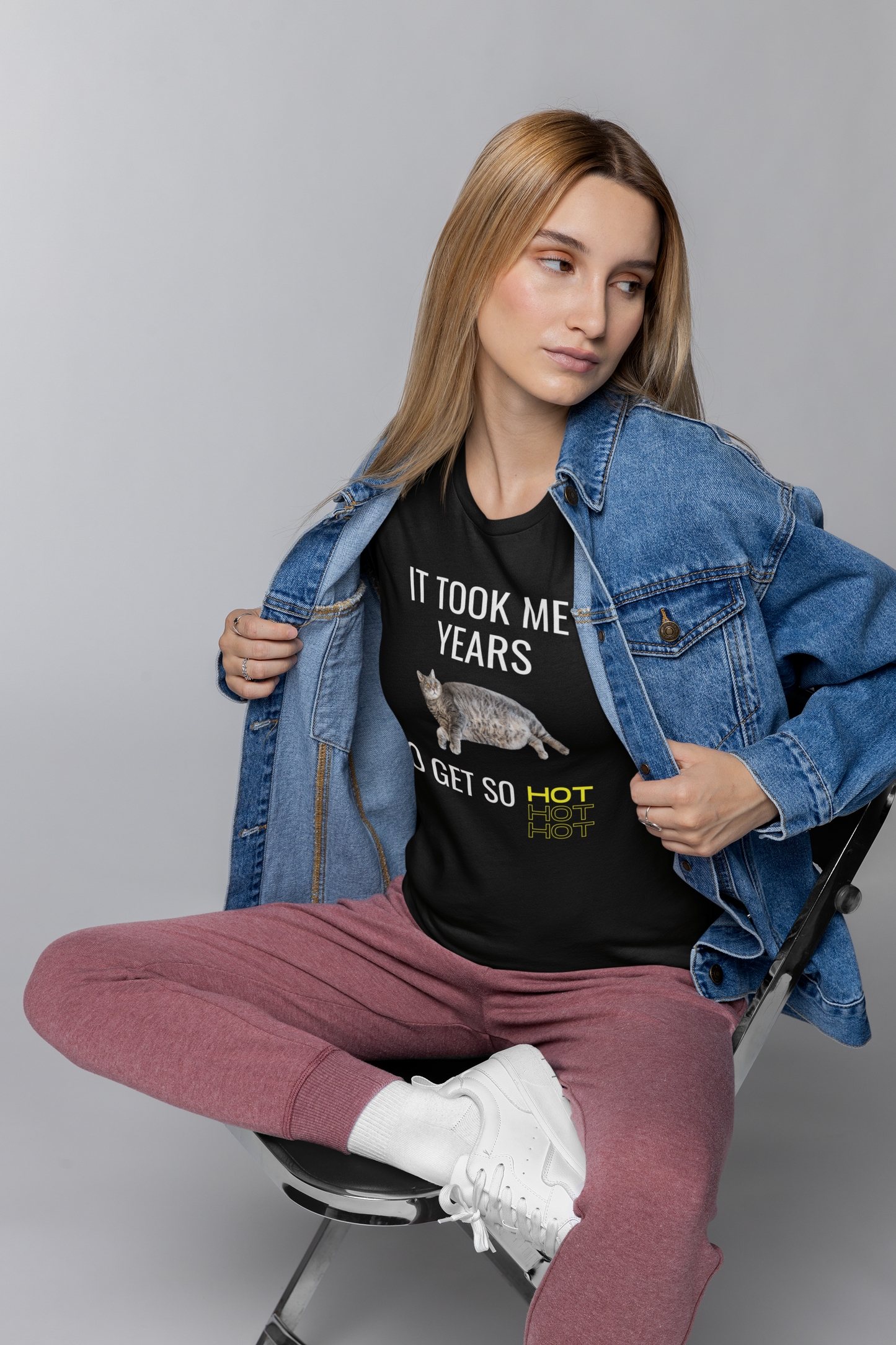 It Took Me Years to Get This Hot – Funny Chubby Cat T-Shirt (Unisex)
